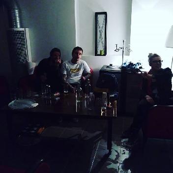 2016-04-22 00:27:17