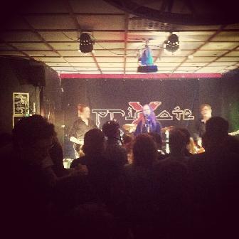 2012-03-03 01:37:33