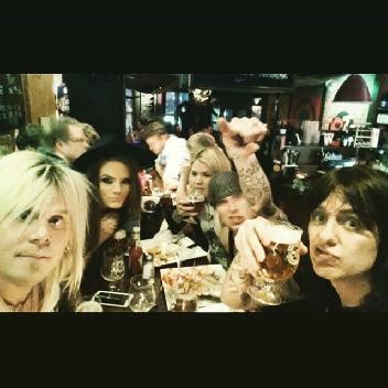 2015-04-03 21:21:34