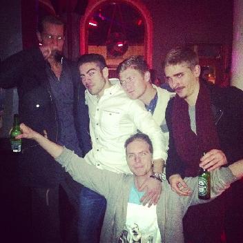 2013-12-25 23:01:07